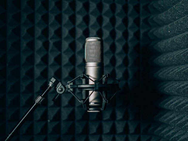 microphone-tips-shutterstock@1400x1050-696x522.jpg